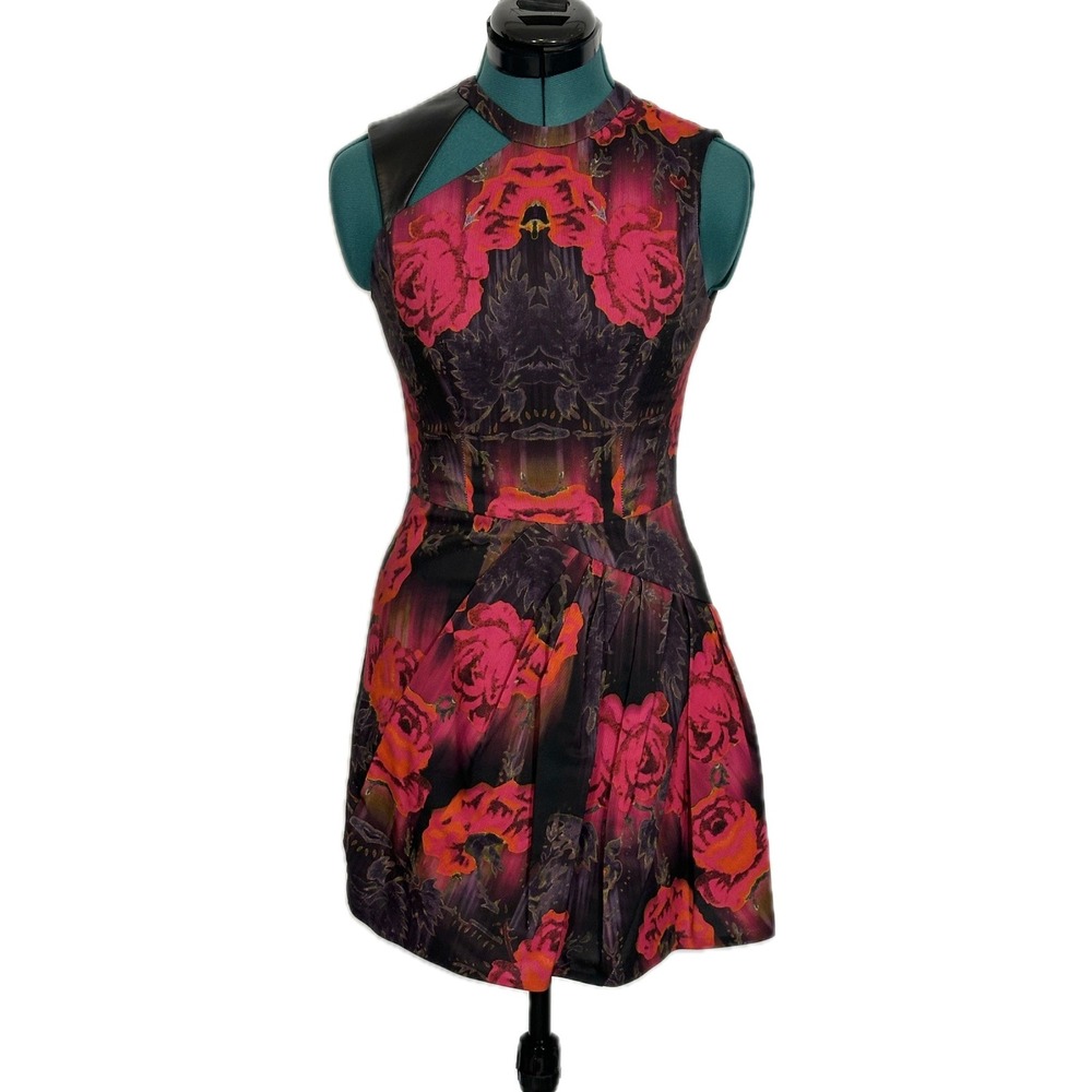 Nanette Lepore Sleeveless Digital Floral Mini Dress Size 2 Cut-out Shoulder Silk